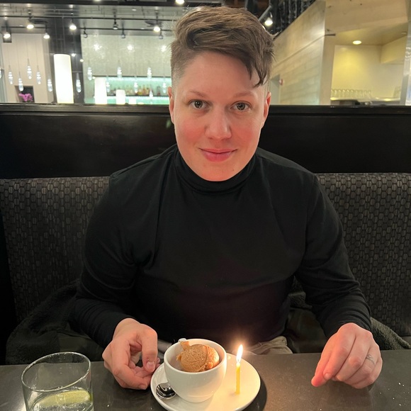 Meet your Posher, Kristine - Picture 1 of 1